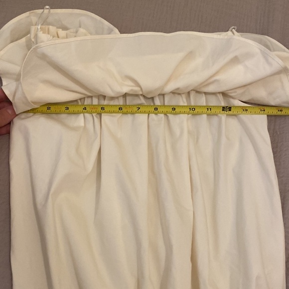 EXPRESS CREAM BEAUTIFUL OFF SHOULDER BLOUSE. Size Xs. Very good condition - Picture 9 of 9